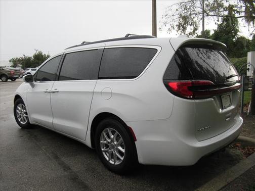 2022 Chrysler Pacifica Touring-L