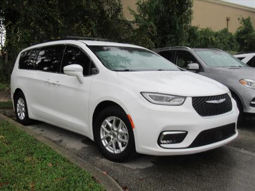 2022 Chrysler Pacifica Touring-L