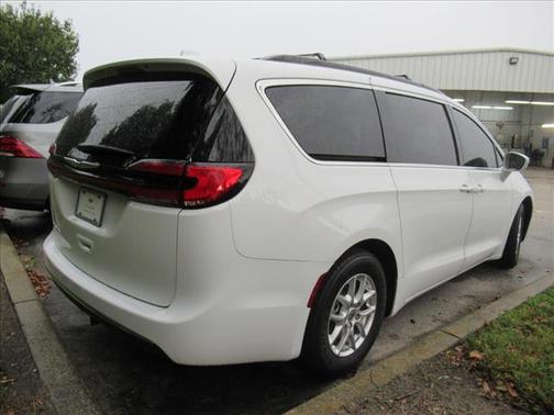 2022 Chrysler Pacifica Touring-L