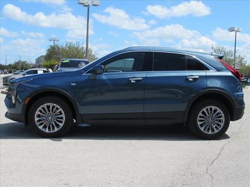 2024 Cadillac XT4 Premium Luxury