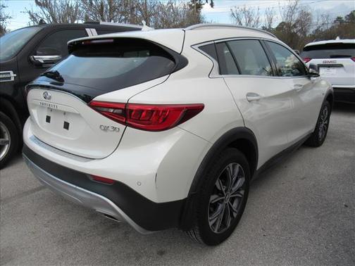 2018 INFINITI QX30 Premium