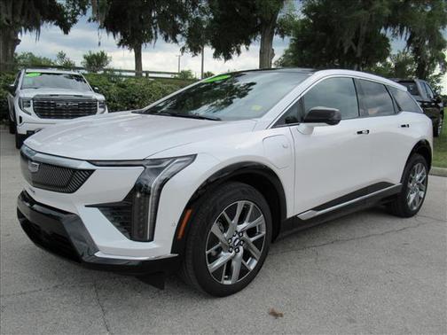 Crystal White 2025 Cadillac OPTIQ Luxury
