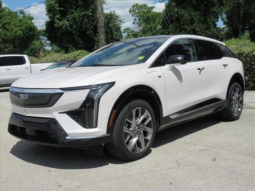 Crystal White 2025 Cadillac OPTIQ Luxury