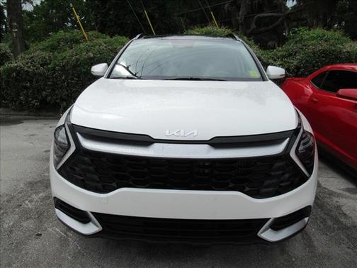 White 2024 Kia Sportage Hybrid EX