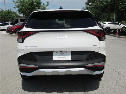 White 2024 Kia Sportage Hybrid EX