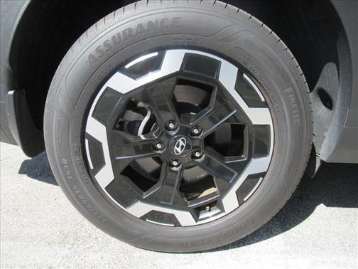 White 2025 Hyundai SANTA FE SE