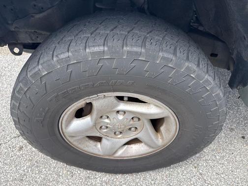 Gray 2004 Toyota Tacoma PreRunner Double Cab