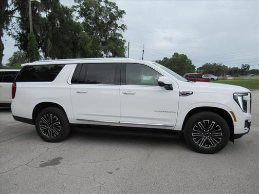 White 2025 GMC Yukon XL Elevation
