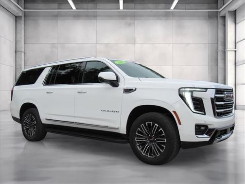 White 2025 GMC Yukon XL Elevation