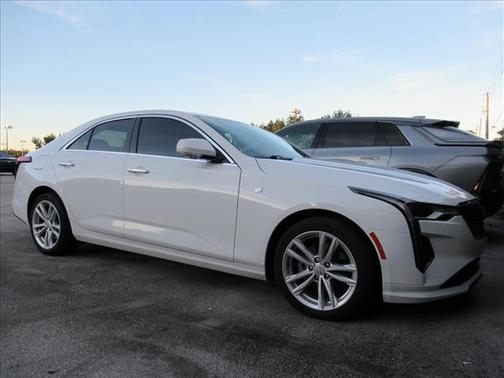 2023 Cadillac CT4 Luxury