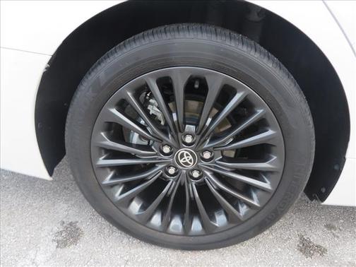 2021 Toyota Avalon Hybrid XSE