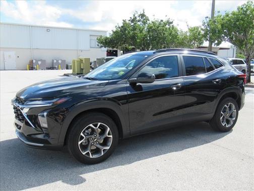 Black Metallic 2025 Chevrolet Trax LT