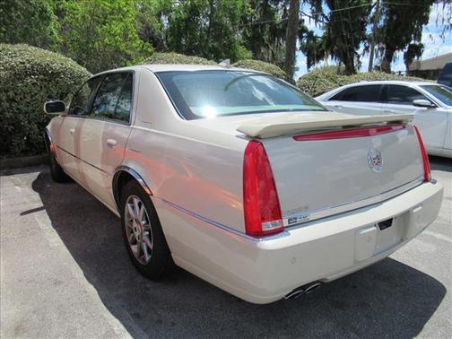 Vanilla 2011 Cadillac DTS Luxury