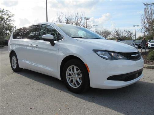 2023 Chrysler Voyager LX