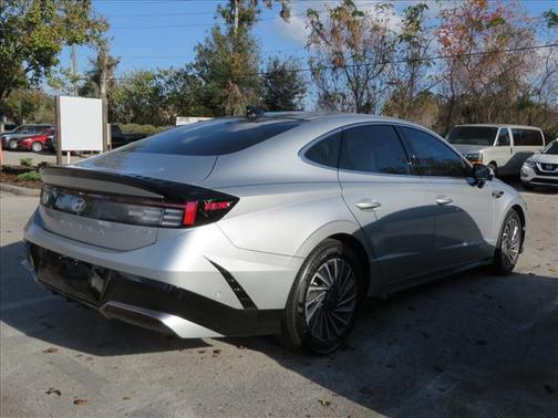 2025 Hyundai SONATA Hybrid Limited