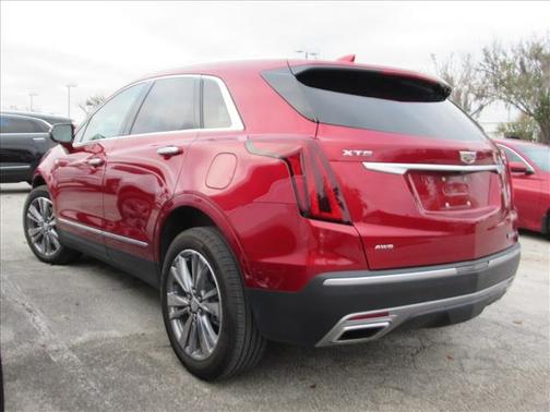2022 Cadillac XT5 Premium Luxury