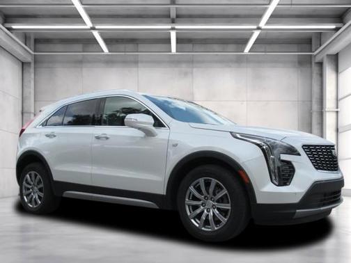 2022 Cadillac XT4 Premium Luxury
