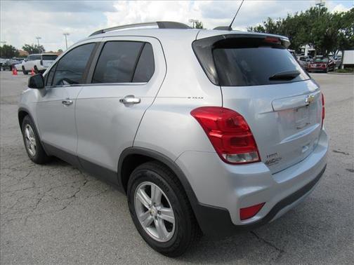 Silver Ice Metallic 2020 Chevrolet Trax LT