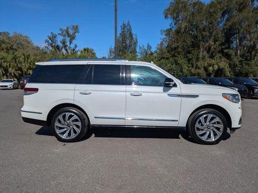 2023 Lincoln Navigator Reserve