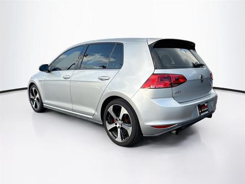 Reflex Silver Metallic 2016 Volkswagen Golf GTI 2.0T SE 4-Door