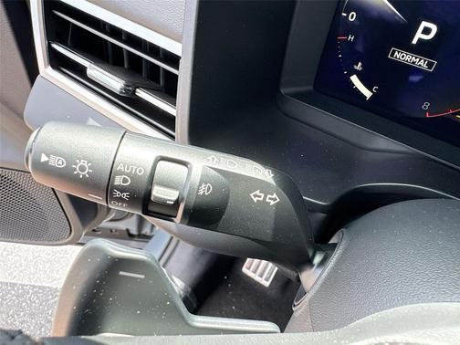 Moonstone Gray Metallic 2026 Mitsubishi Outlander SEL 2.5 2WD