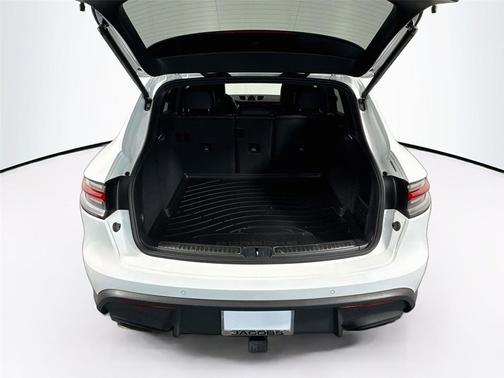 WHITE 2023 Porsche Macan T
