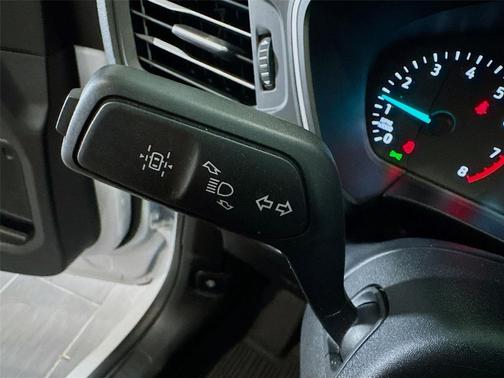 Oxford White 2022 Ford Escape SEL