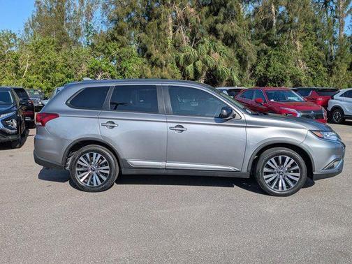 2020 Mitsubishi Outlander ES