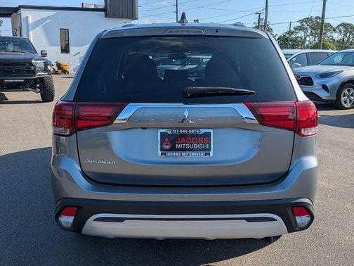 2020 Mitsubishi Outlander ES
