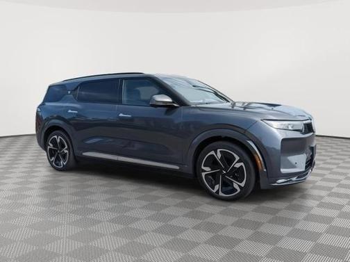 2024 VinFast VF 9 Plus