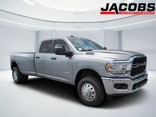 2024 RAM 3500 Big Horn Crew Cab 4x4 8' Box