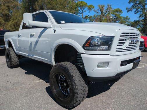 2017 RAM 2500 Laramie Crew Cab 4x4 6'4' Box