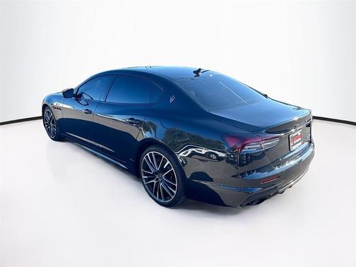 2022 Maserati Quattroporte Trofeo