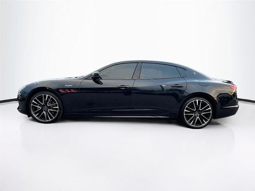 2022 Maserati Quattroporte Trofeo