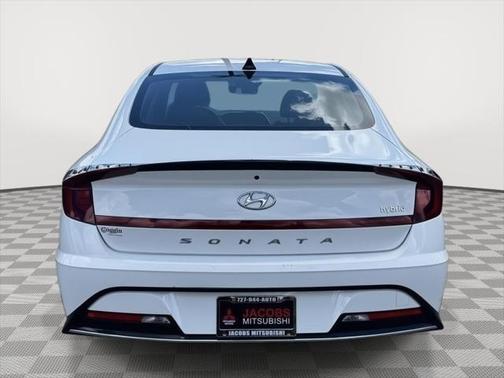 2023 Hyundai SONATA Hybrid SE