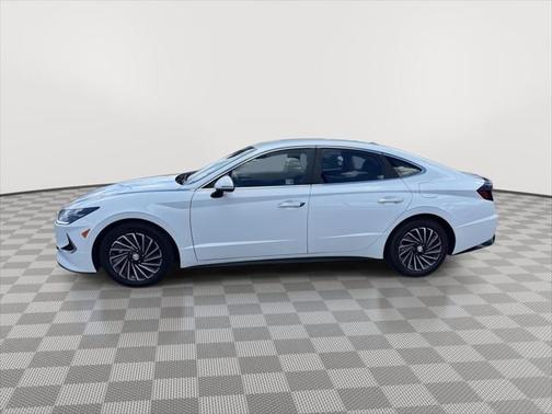 2023 Hyundai SONATA Hybrid SE