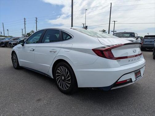 2023 Hyundai SONATA Hybrid SE