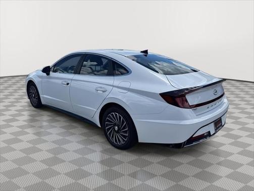 2023 Hyundai SONATA Hybrid SE