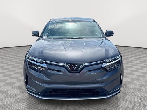 2025 VinFast VF 8 Eco