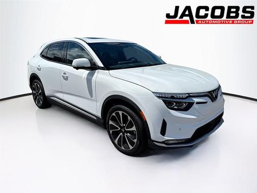 2025 VinFast VF 8 Plus