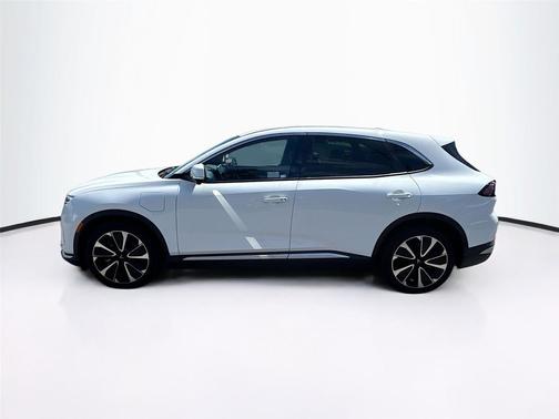 2025 VinFast VF 8 Plus