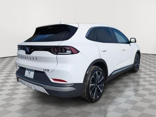 2025 VinFast VF 8 Plus