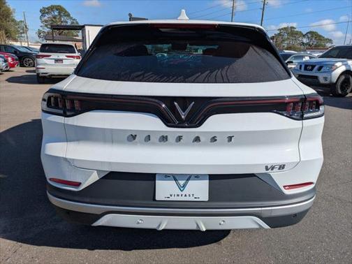 2025 VinFast VF 8 Plus
