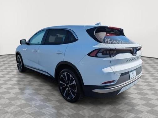 2025 VinFast VF 8 Plus