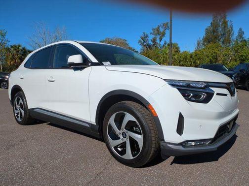 2025 VinFast VF 8 Eco