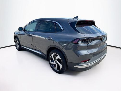 2025 VinFast VF 8 Eco