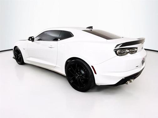 Summit White 2021 Chevrolet Camaro 1LT