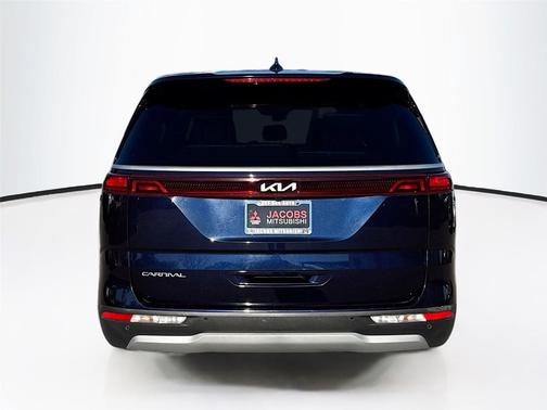 2024 Kia Carnival LX