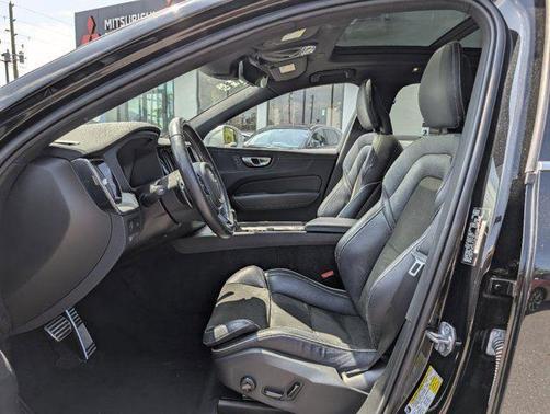 2018 Volvo XC60 T6 R-Design