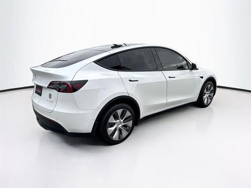 2022 Tesla Model Y Long Range Dual Motor All-Wheel Drive